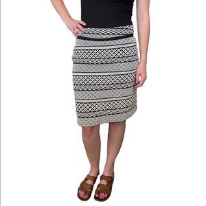 Lapis black and white Skirt
